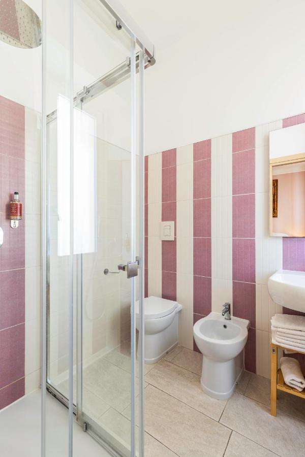 Colibri Prestige Rooms - Roman Ruins View 칼리아리 외부 사진